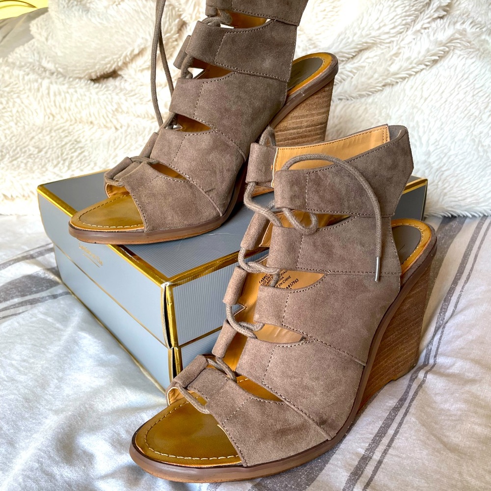 Melrose and Market wedge shoes
